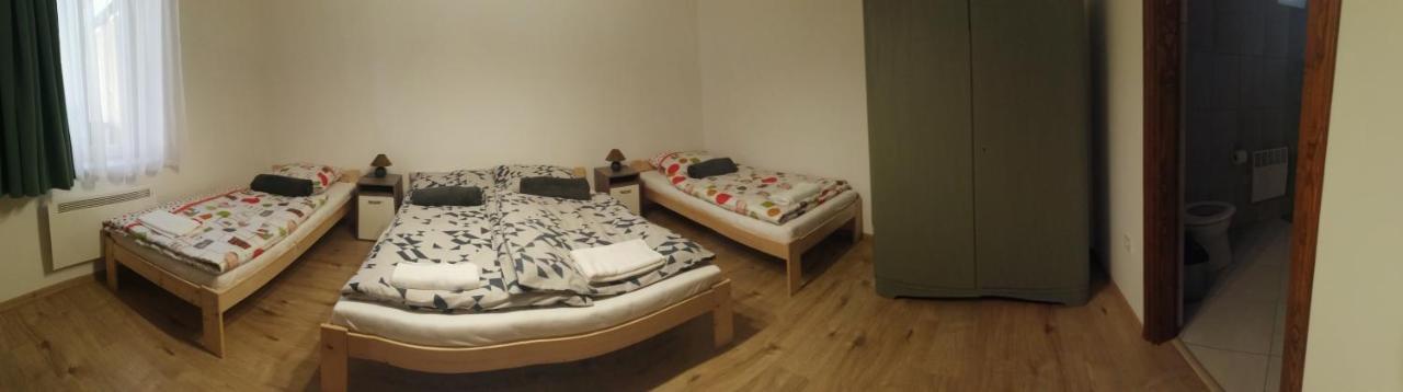 Cinege Vendeghaz Hotel Tolcsva ภายนอก รูปภาพ