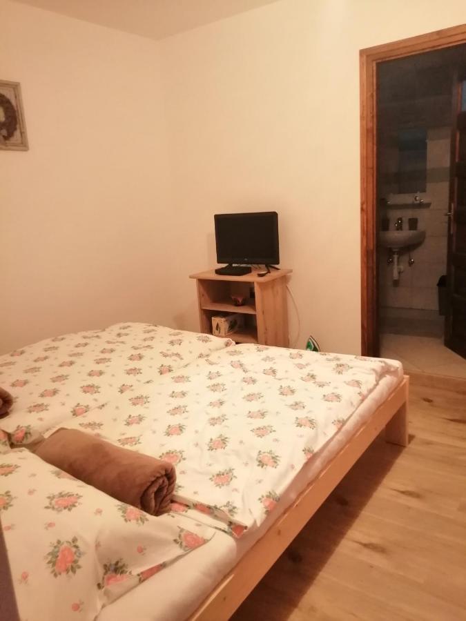 Cinege Vendeghaz Hotel Tolcsva ภายนอก รูปภาพ